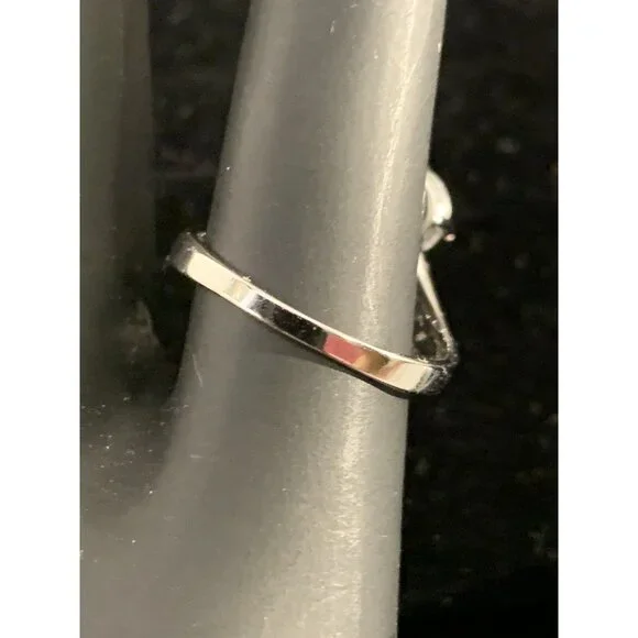 Silver Tone Ring With Clear Stones & Marcasite Accents Signed GR Size 4.5 (R83) - Picture 4 of 9